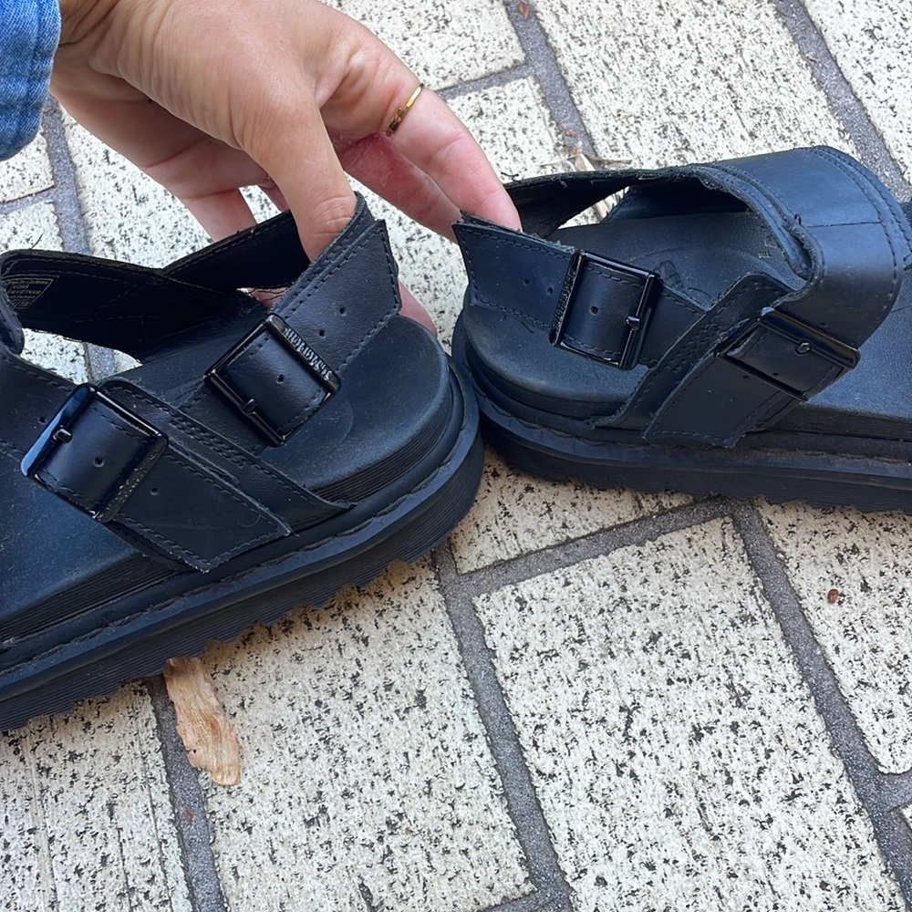 Dr. Martens Voss Leather Strap Sanndals - Picture 6 of 8